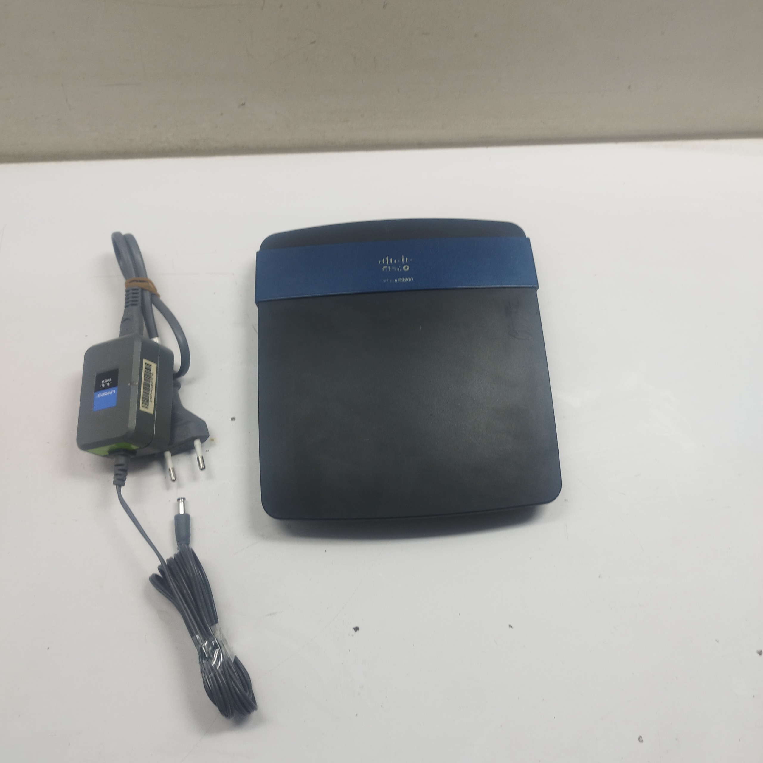 روتر دو باند لینکسیس دانگل خور با آداپتور