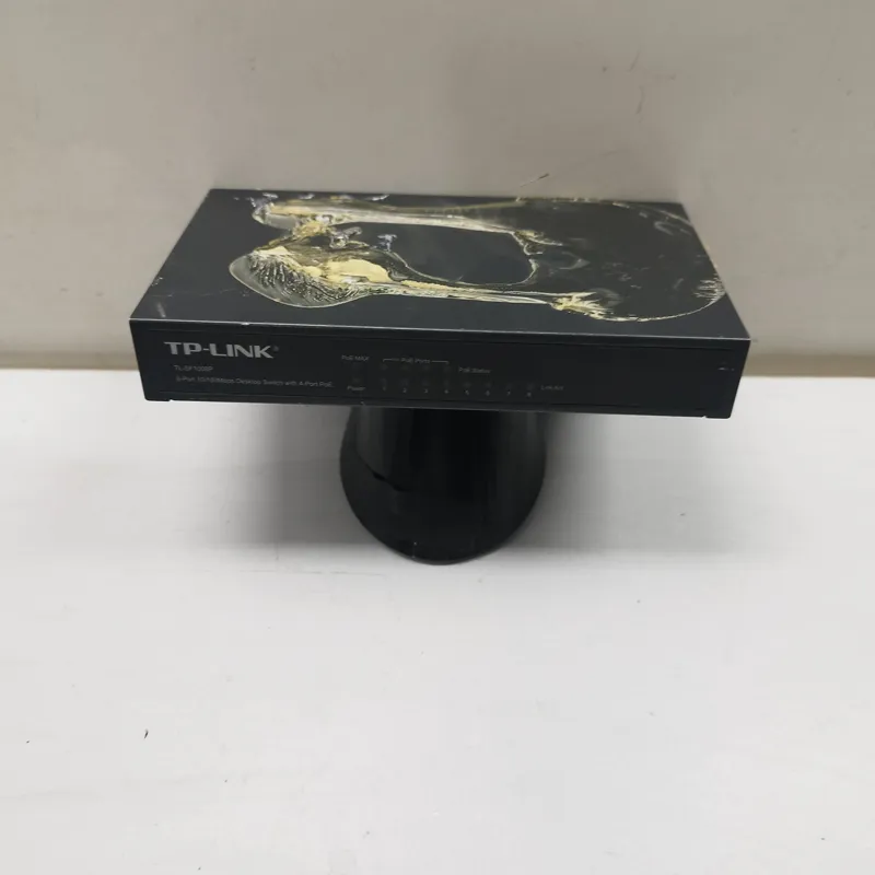 سوییچ هشت پورت با چهار پورت poe