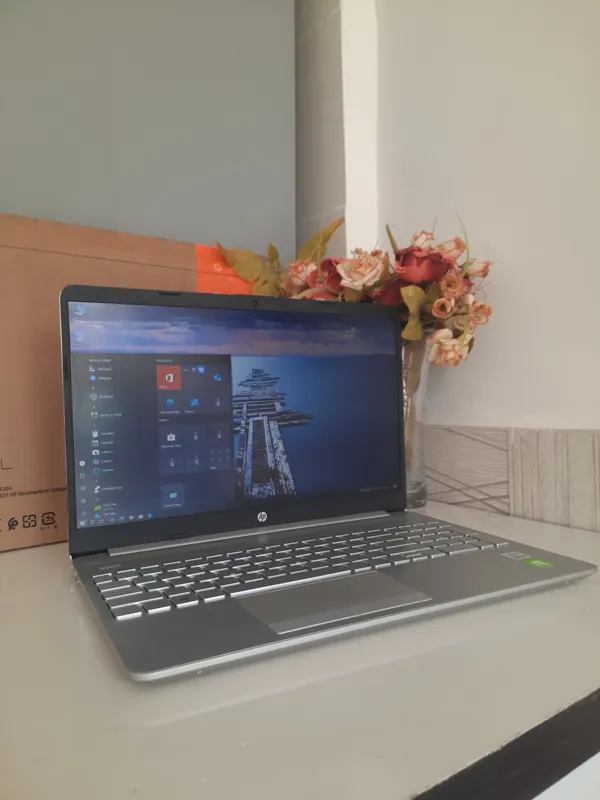 اچ پی i7 نسل 10 گرافیکدار در حد نو واقعی