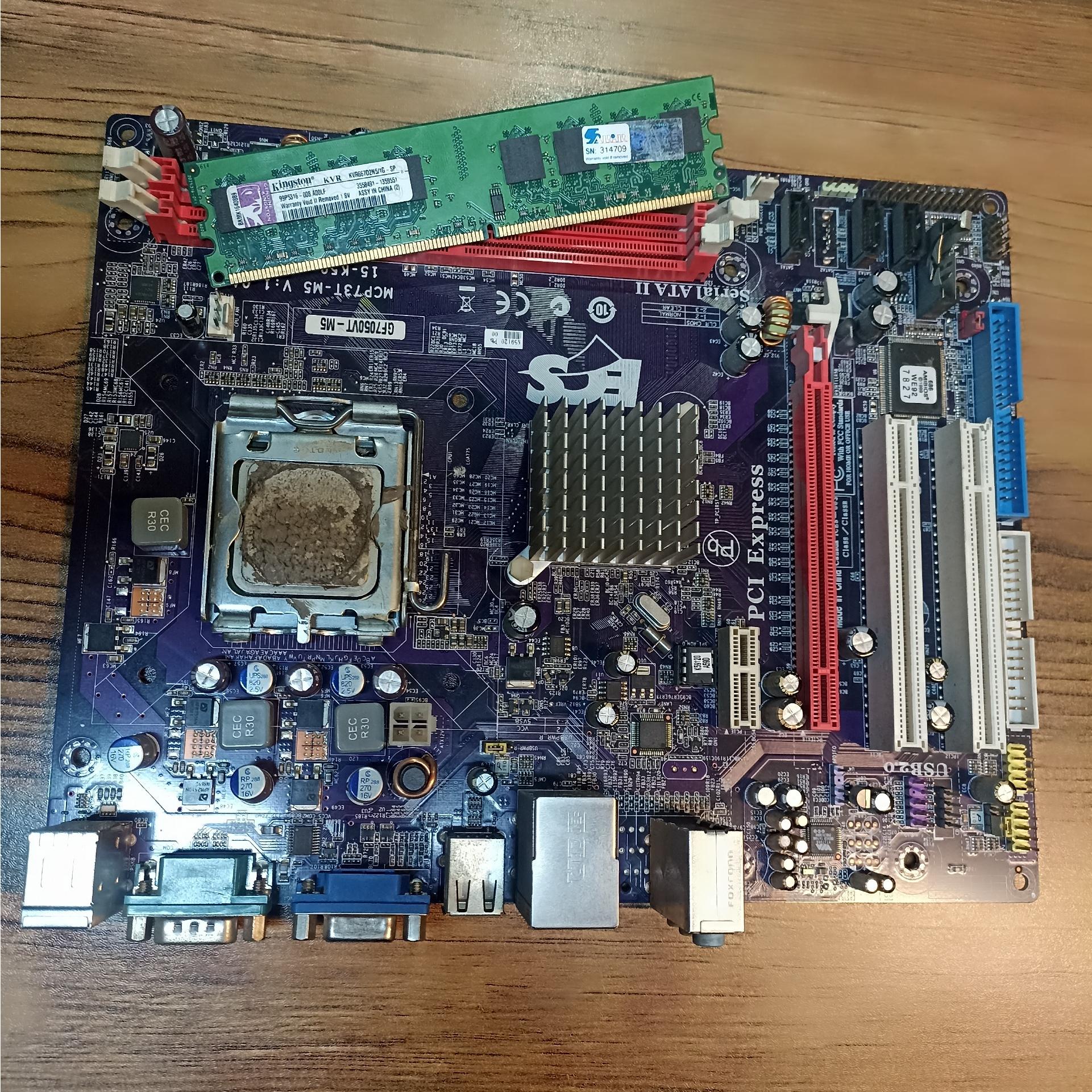 مادر برد DDR2 به همراه cpu و رم 1 گیگ کینگستون