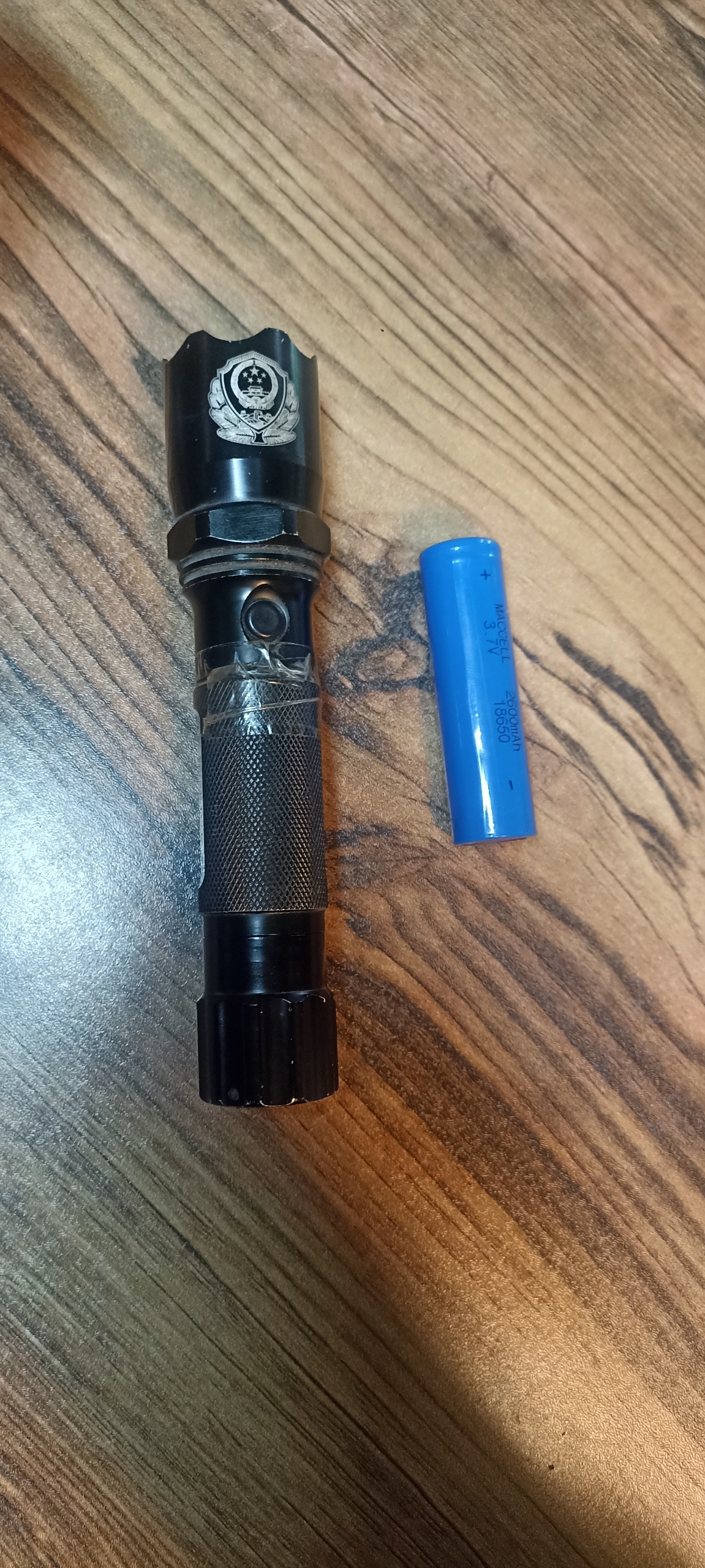 چراغ قوه فلزی