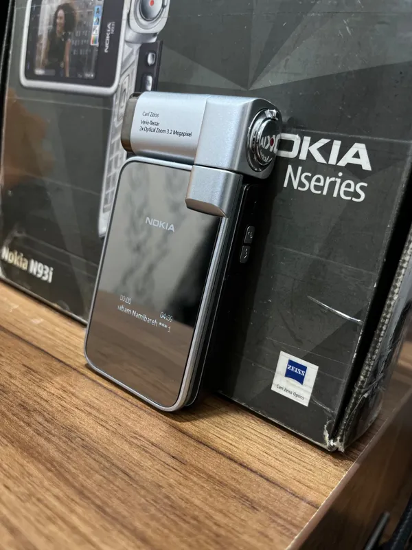 Nokia N93 i