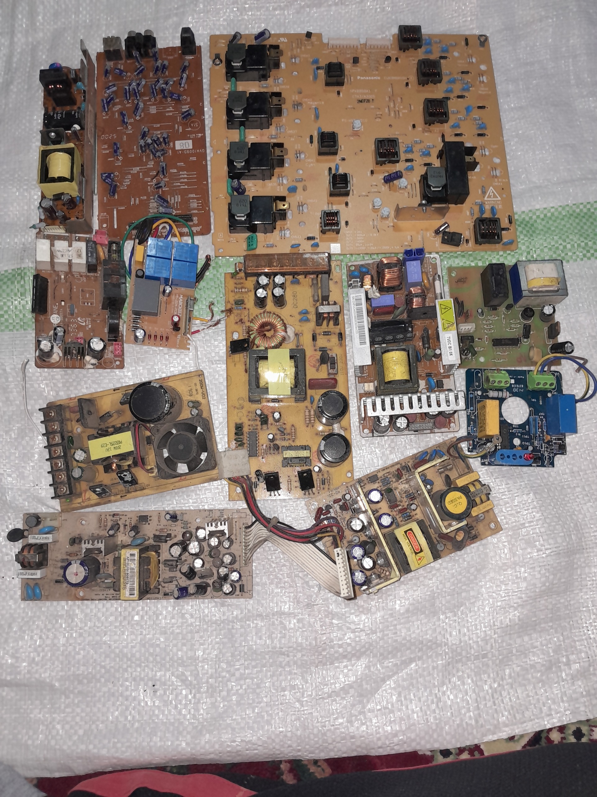 بردهای استوک الکترونیکی