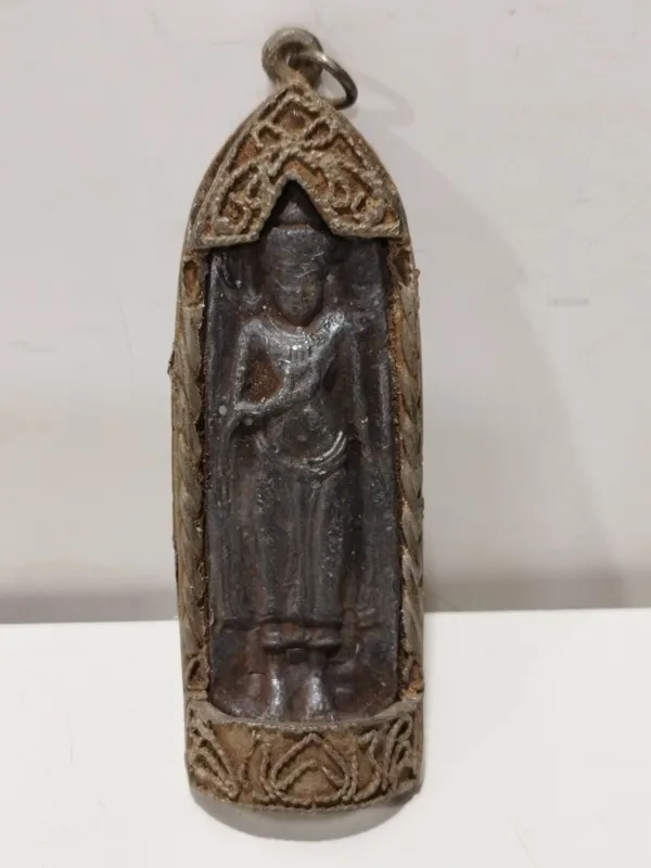 مجسمه قدیمی تابوت