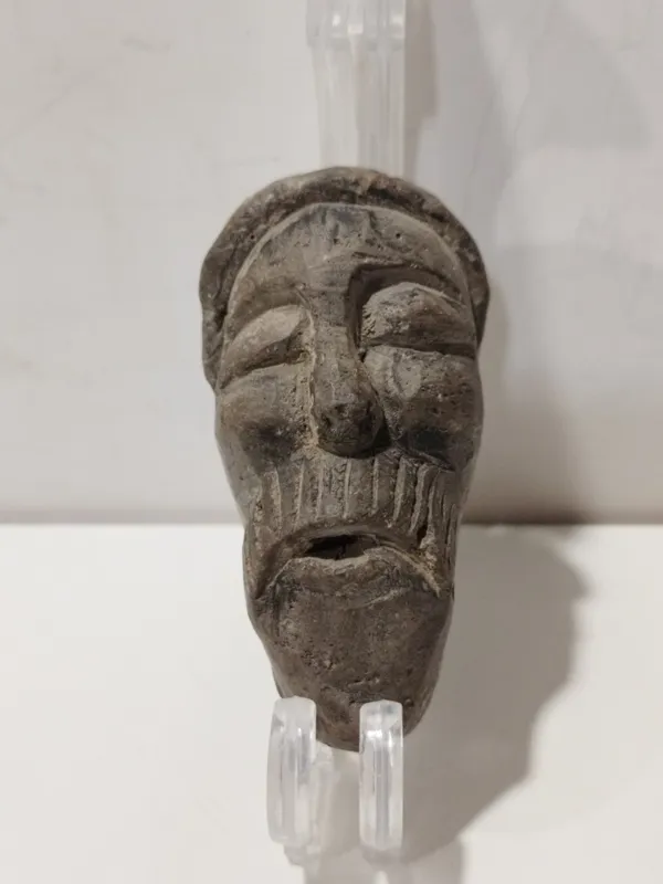 مجسمه رخ قدیمی