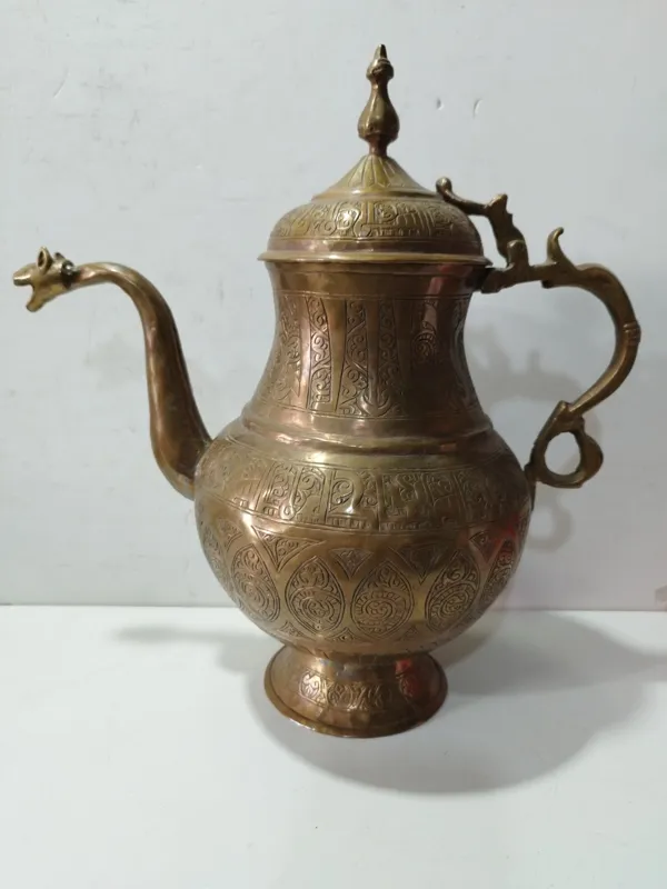 کتری،قوری قدیمی غرق در هنر ونقش