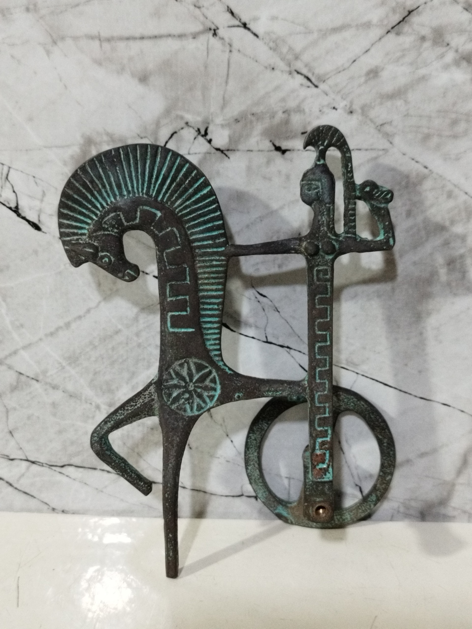 مجسمه ارابه یونانی قدیمی استثنایی