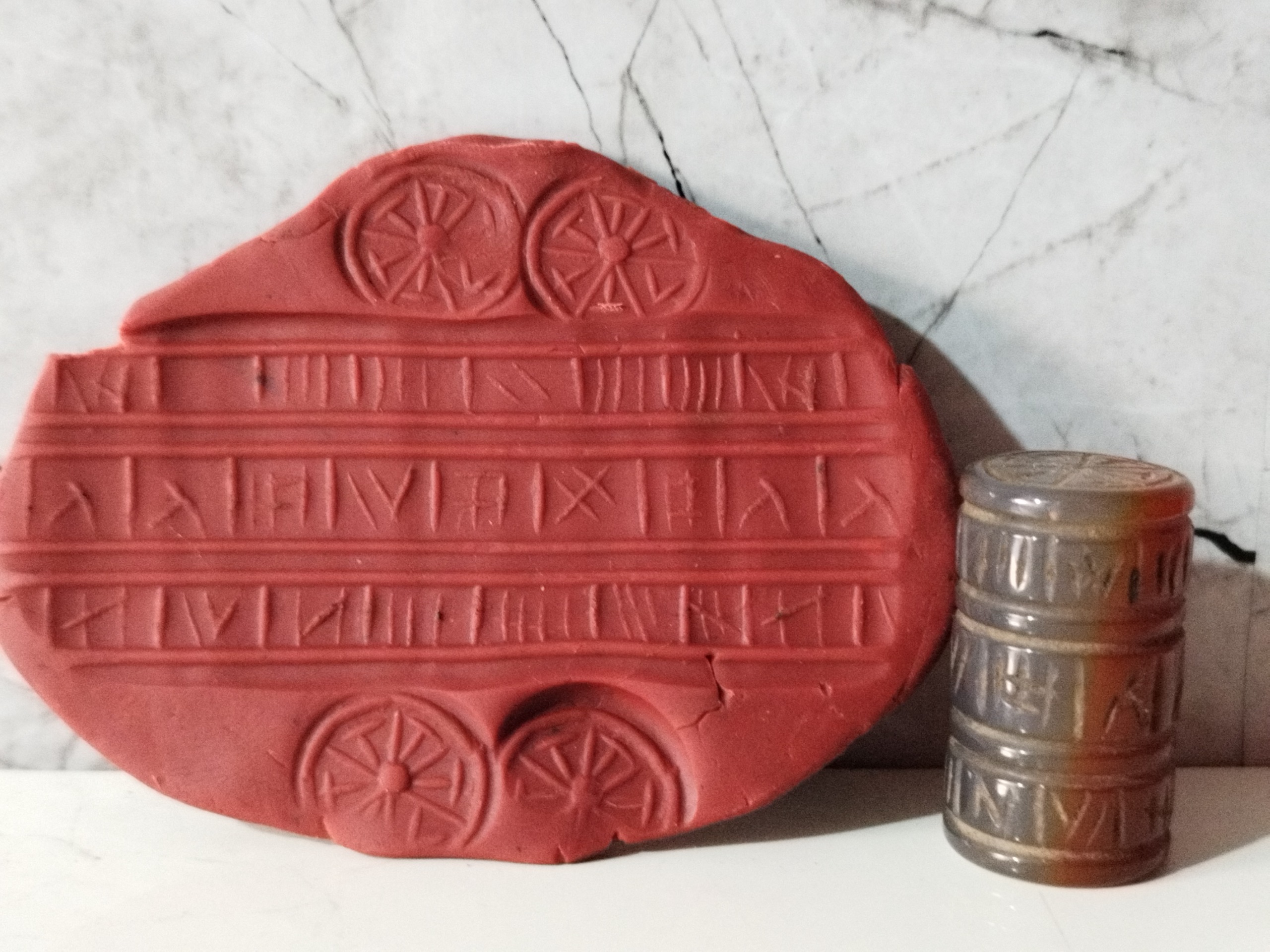 مهر لول استوانهای تمام خط قدیمی عقیق استثنایی