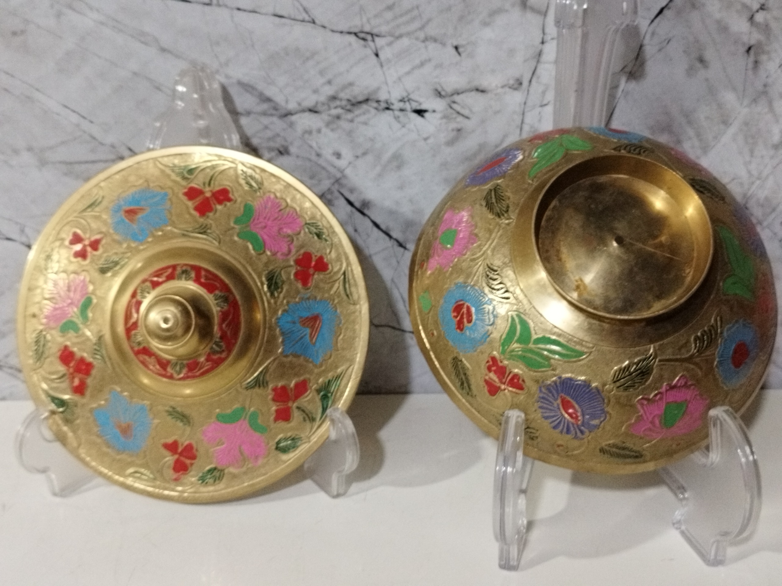 شکلات خوری قدیمی نقش برجسته ومیناکاری