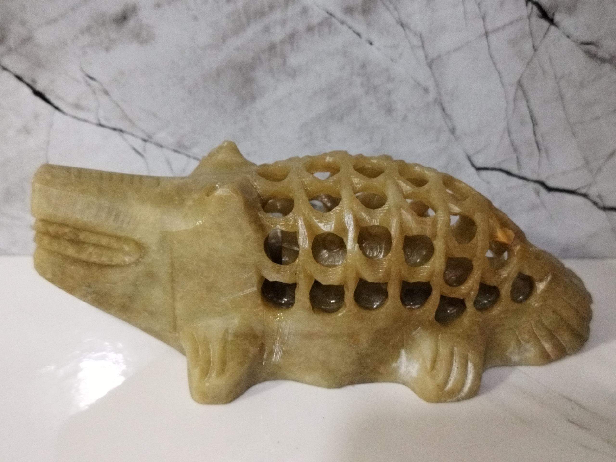 مجسمه تمساح وبچه یشم،قدیمی و تراش یک تکه