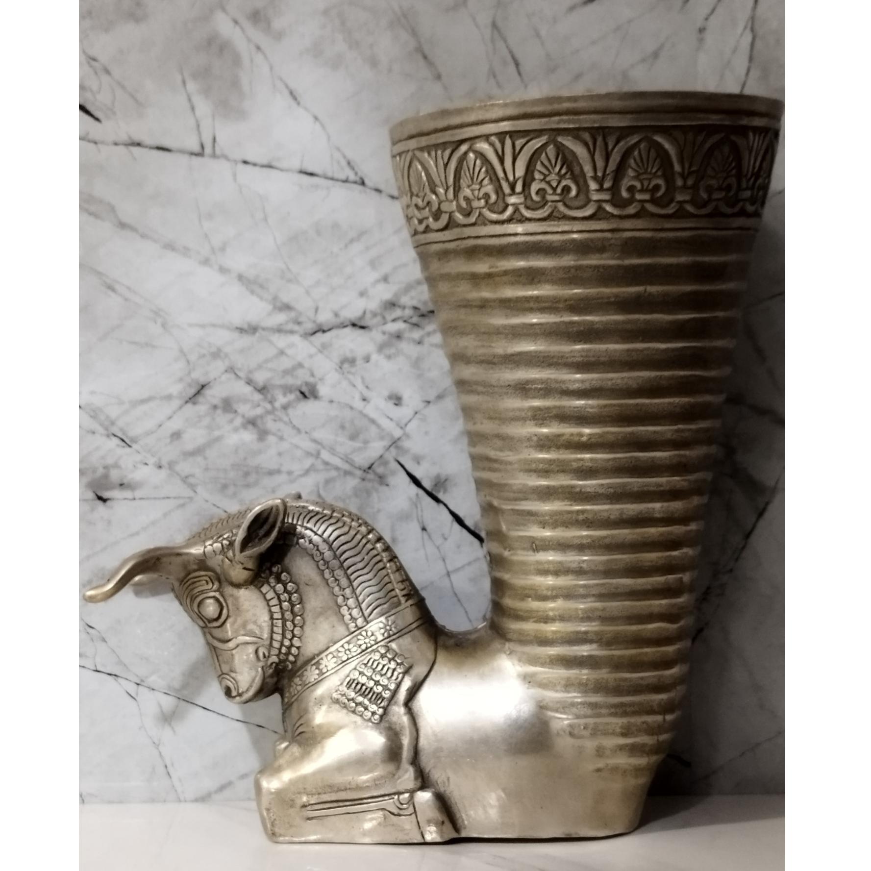 ریتون گاو برنزی هخامنشی