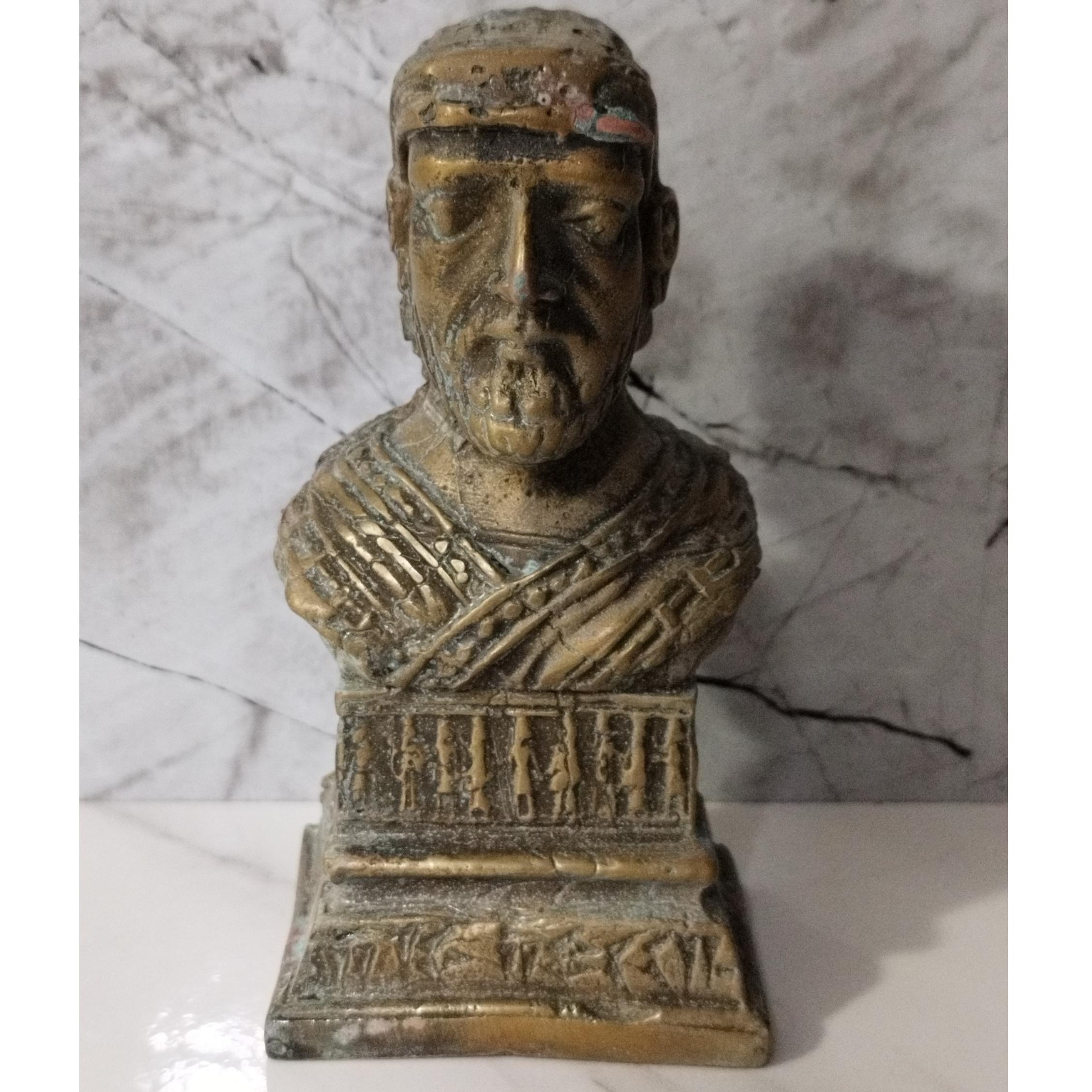 مجسمه و تندیس کوروش