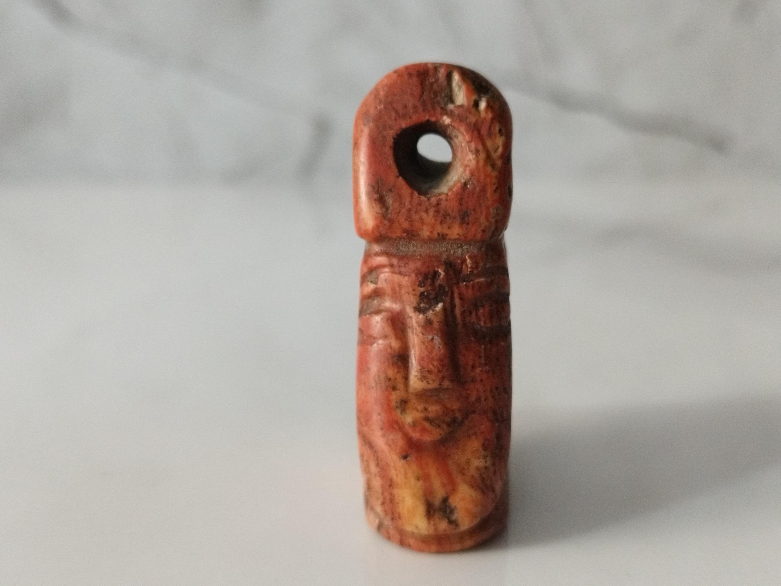 مجسمه ونشان سنگ خون قدیمی