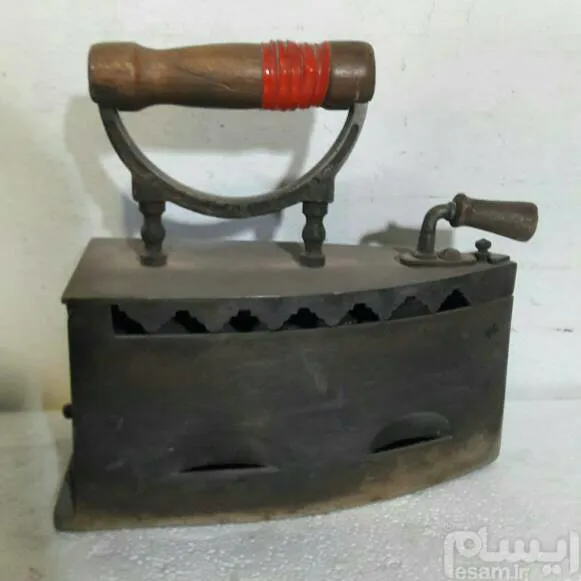 اتو زغالی قدیمی قاجاری