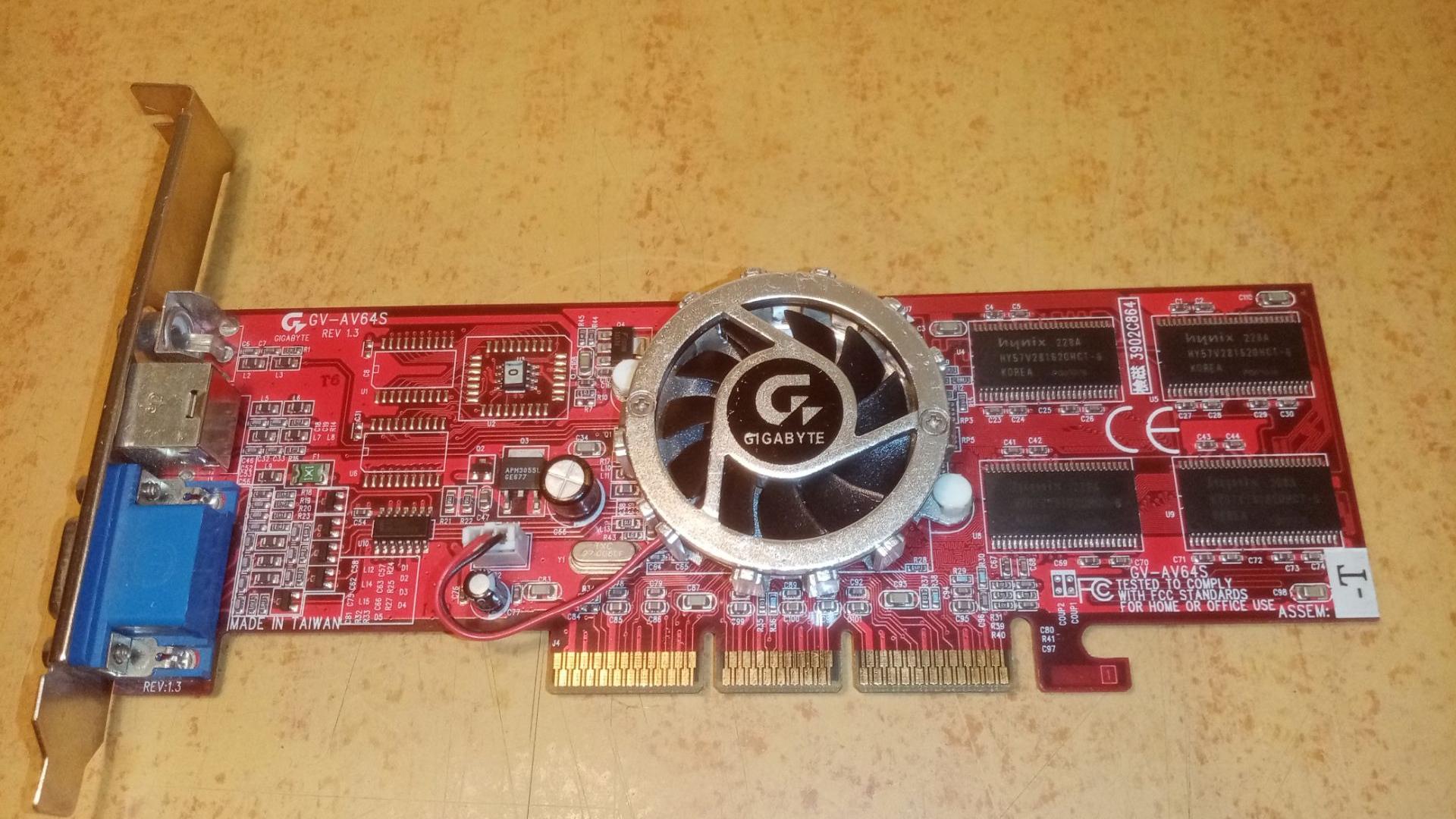 کارت گرافیک GIGABYTE GV-AV64S RADEON 7000 64MB AGP