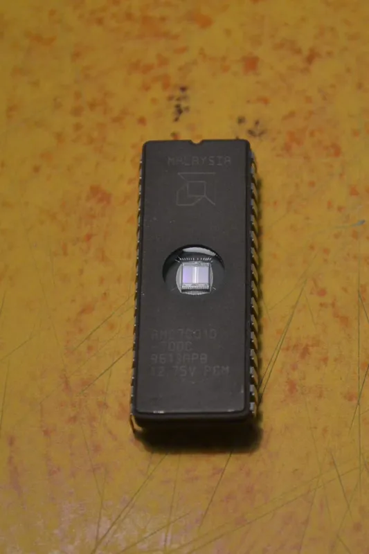 آی سی AMD AM27C010