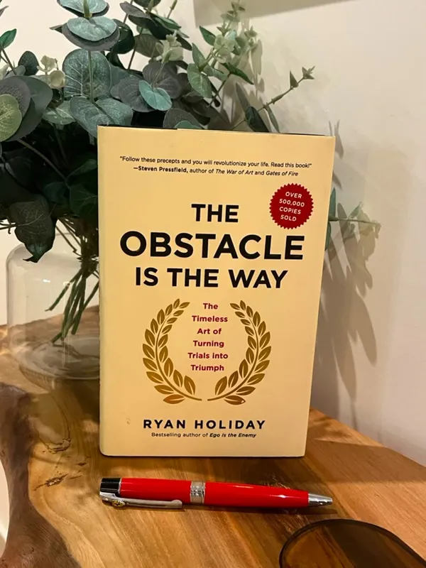 کتاب The Obstacle Is the Way | نوشته Ryan Holiday