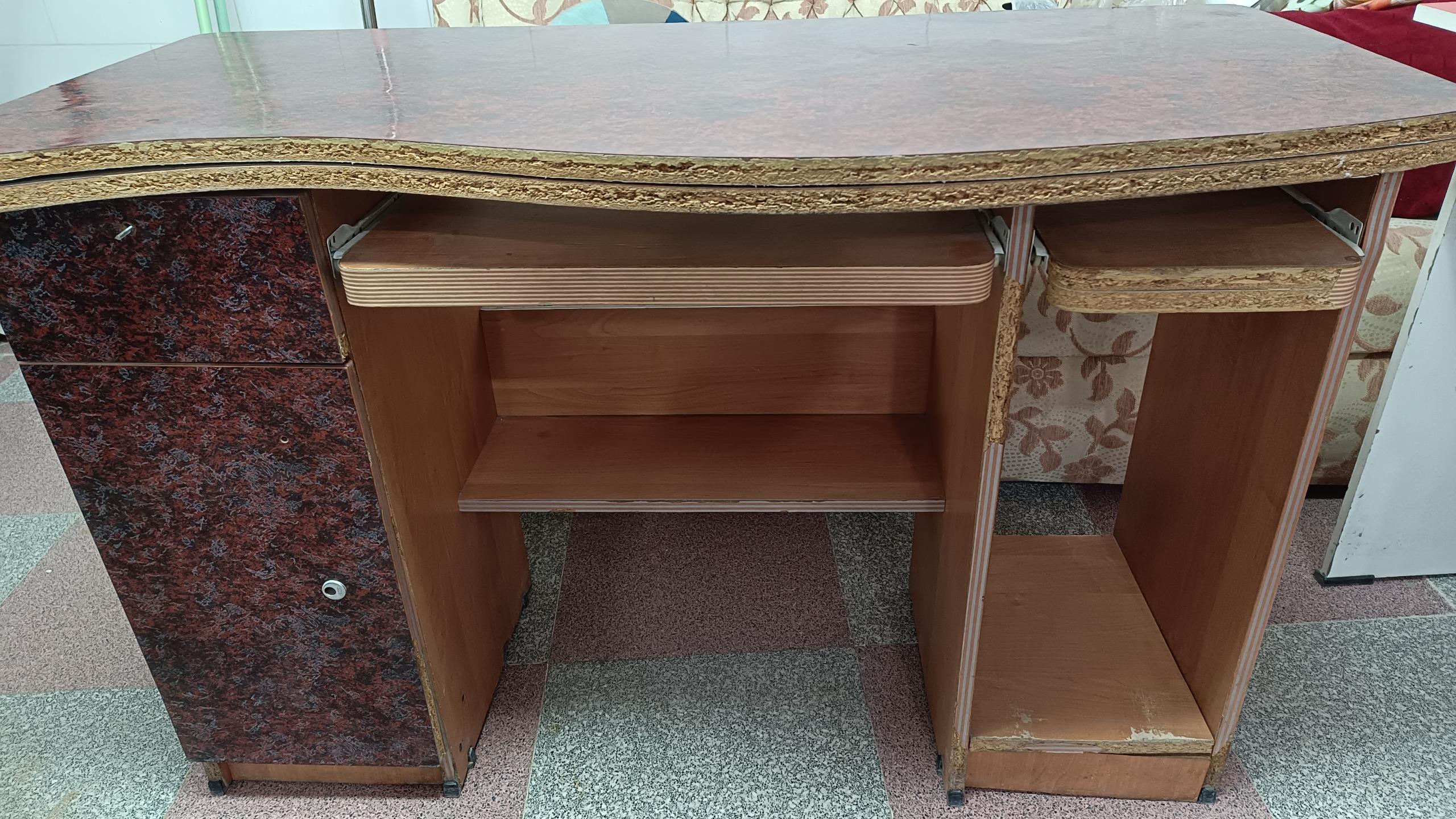 میز کامپیوتر و تحریر