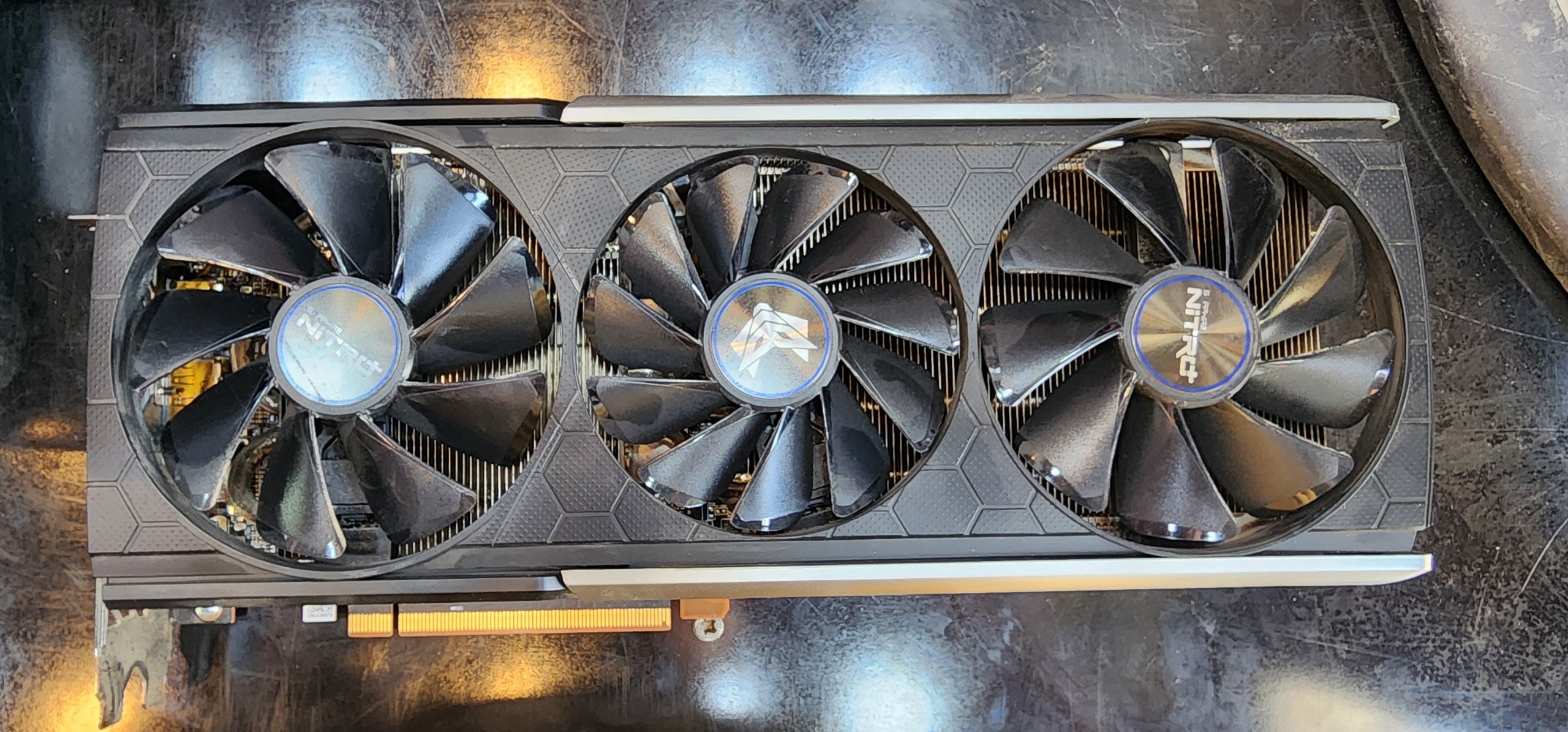 Sapphire 5700xt nitro plus کارت گرافیک سه فن
