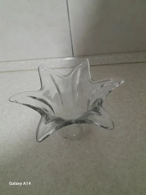 گلدان دکوری شیشه ای