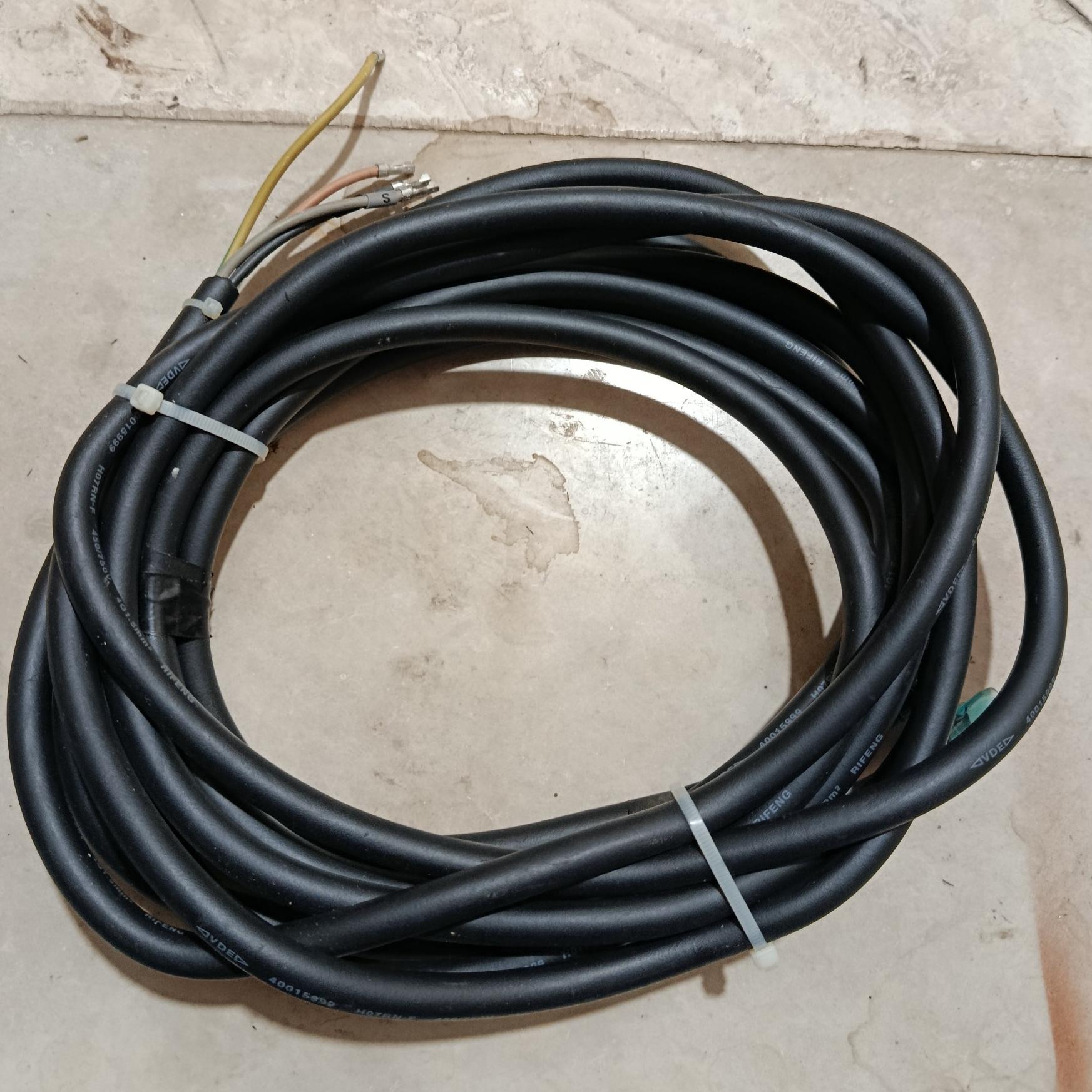5 متر و نیم کابل برق 4 در 1/5 مخصوص کولر گازی