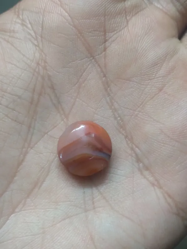 مهره عقیق باستانی.مصور (شکل کوه)