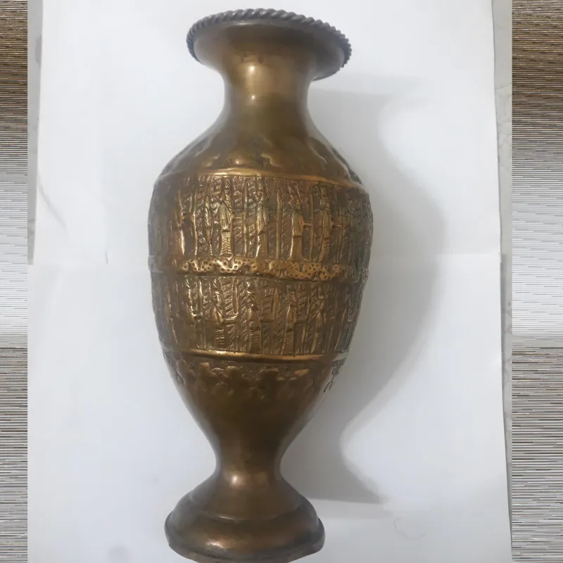 گلدان برنجی قدیمی