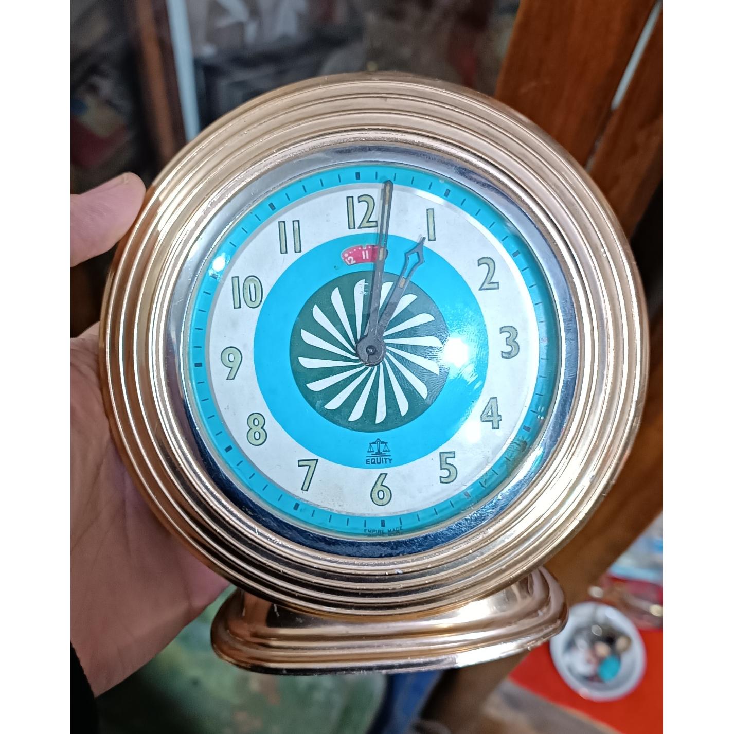 ساعت قدیمی کار نمیکنه