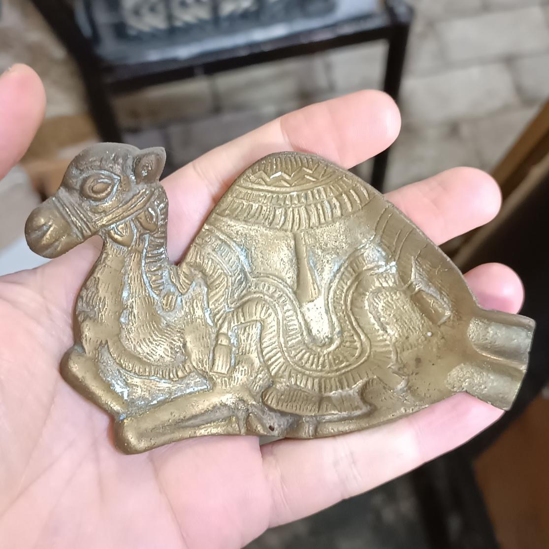 زیر سیگار قدیمی کمل برنجی