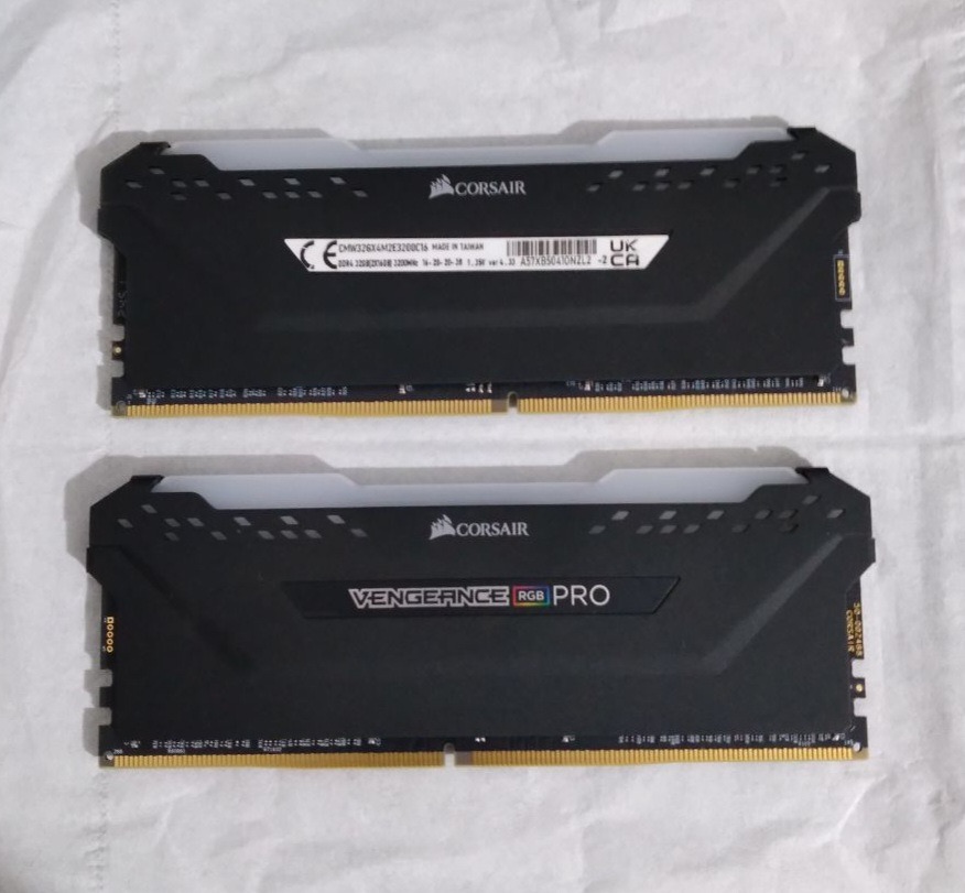 رم 32 گیگ کورسیر RGB