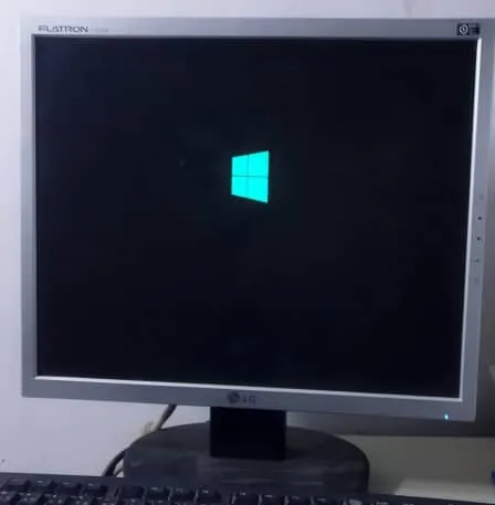 مانیتور lcd lg l1752s