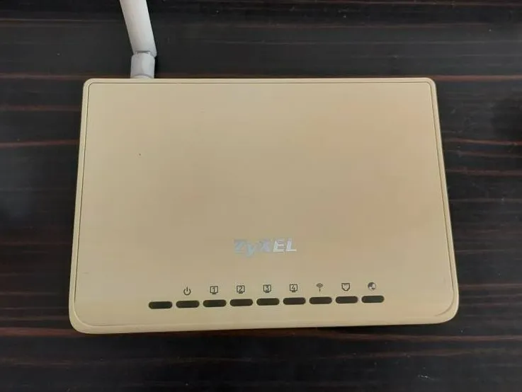 مودم zyxel 660HW