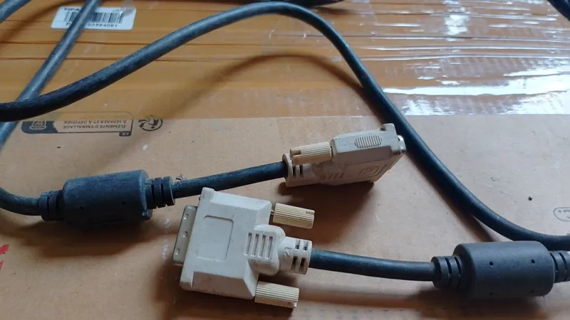 کابل کام kv