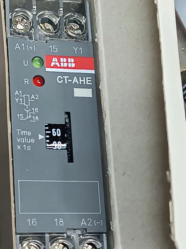 تایمر  ABB.CT-AHE