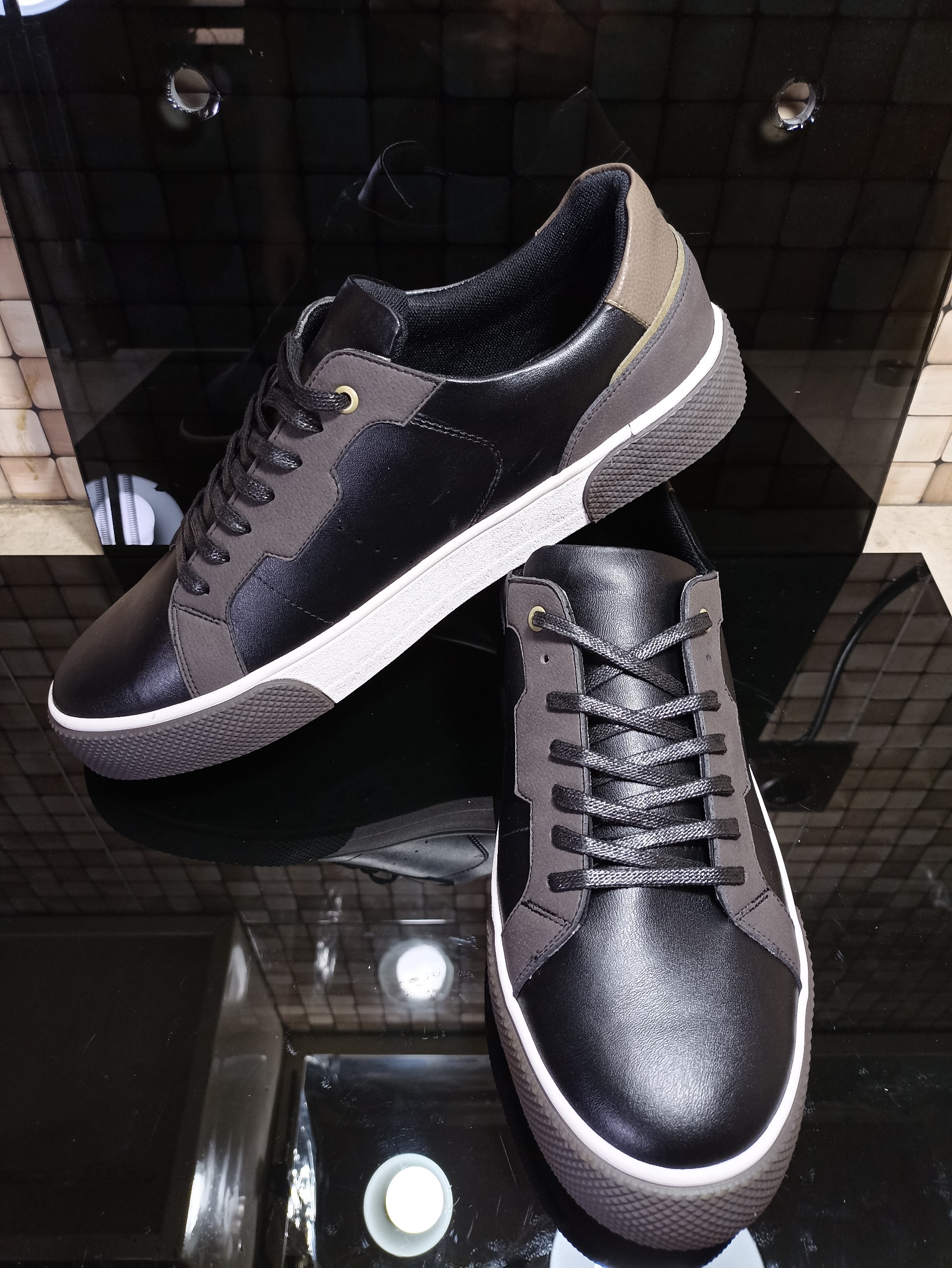 کفش برند Y.Z.I