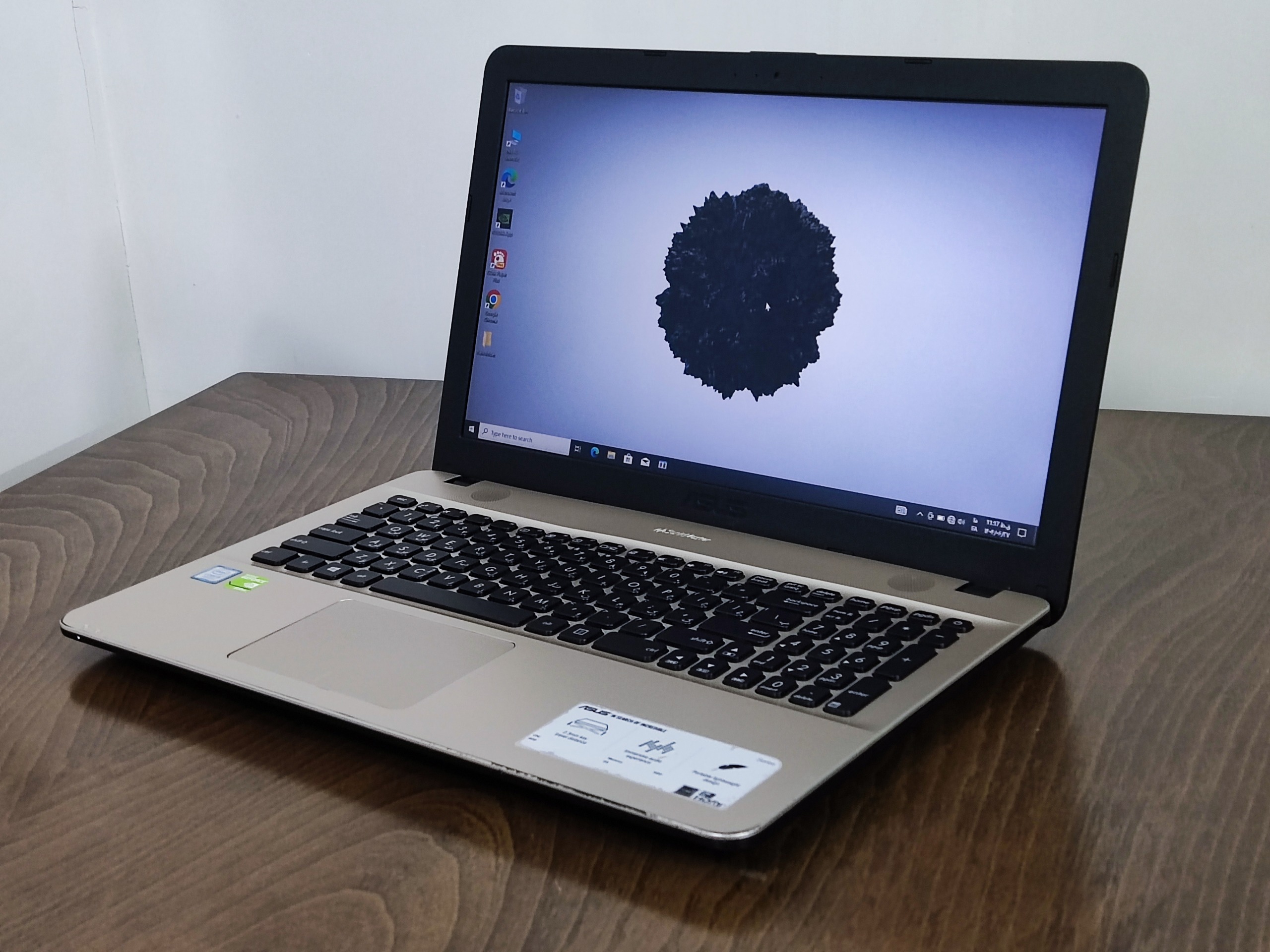 ASUS i5 8 256 VGA 2GB