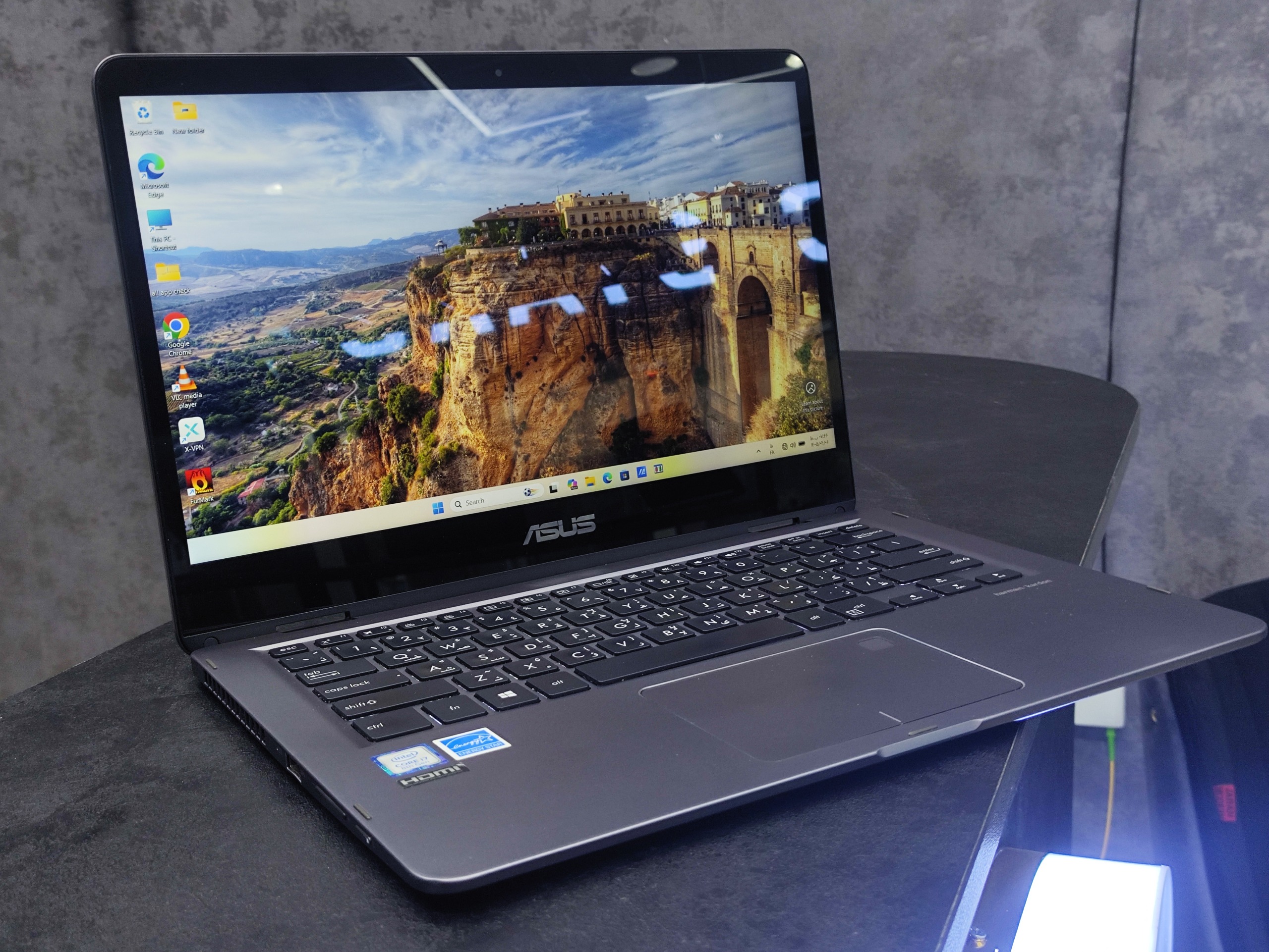 ASUS ZENBOOK i7 16 512 X360