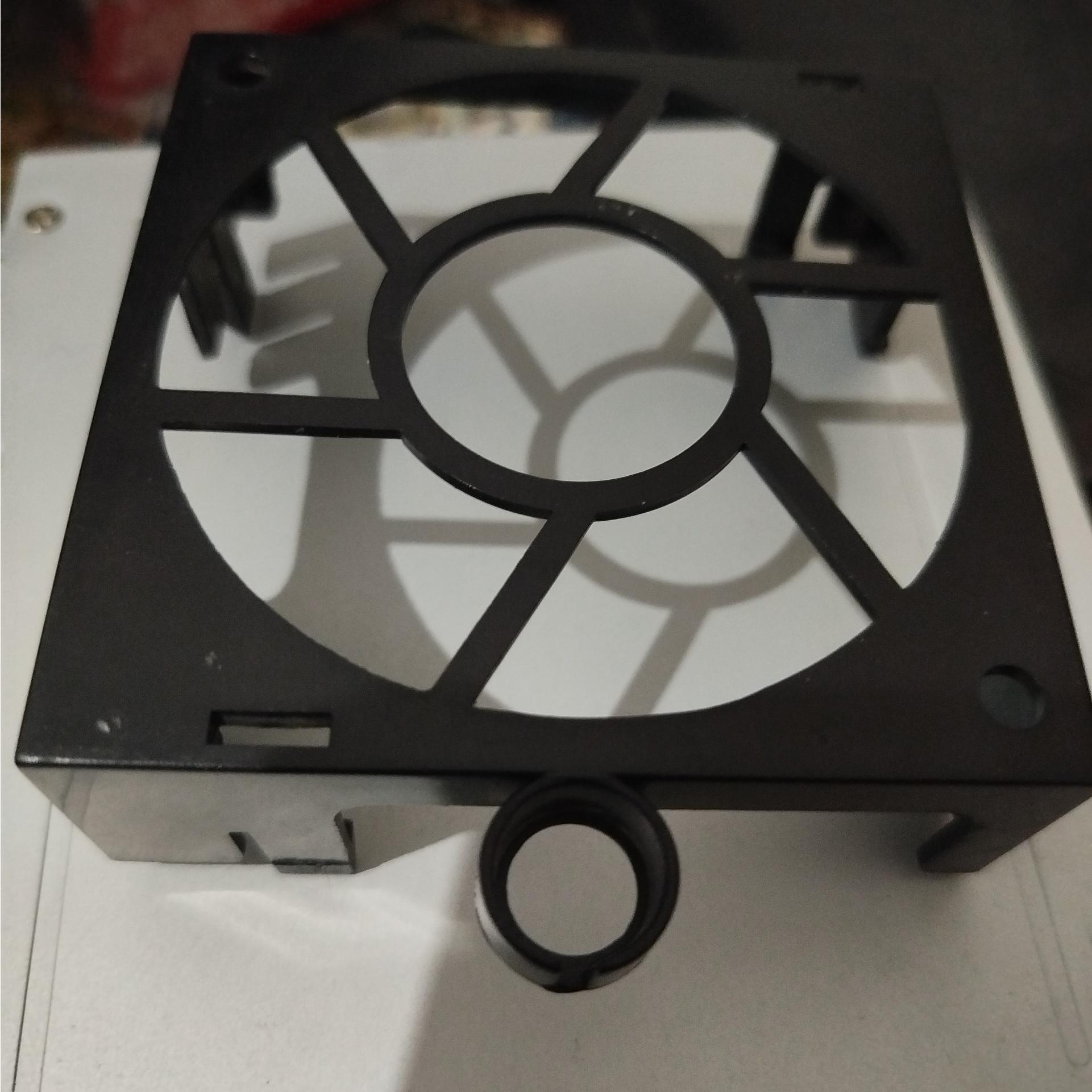 نگهدارنده فن کیس