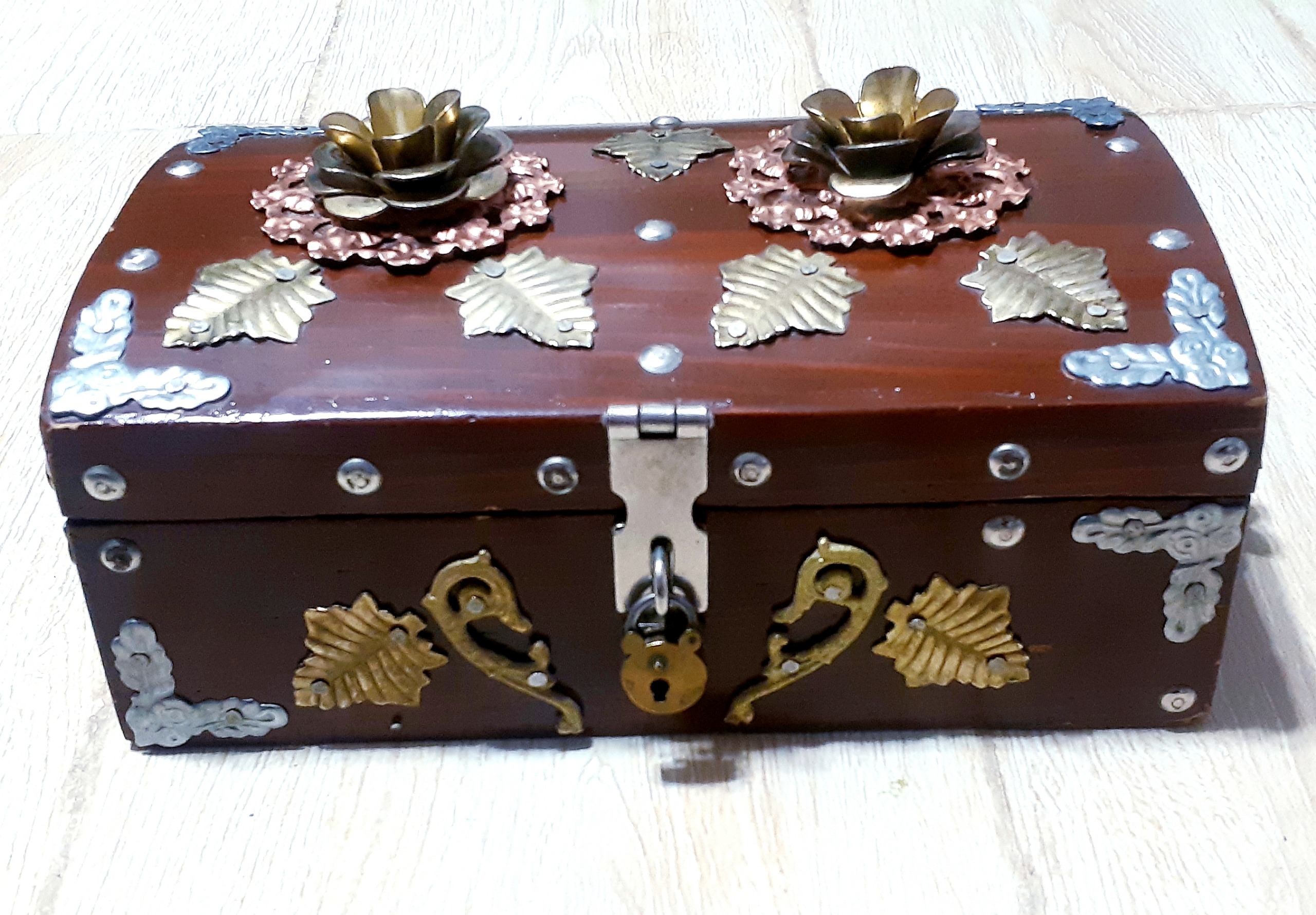 صندوقچه چوبی جواهرات قدیمی نایاب با قفل برنجی