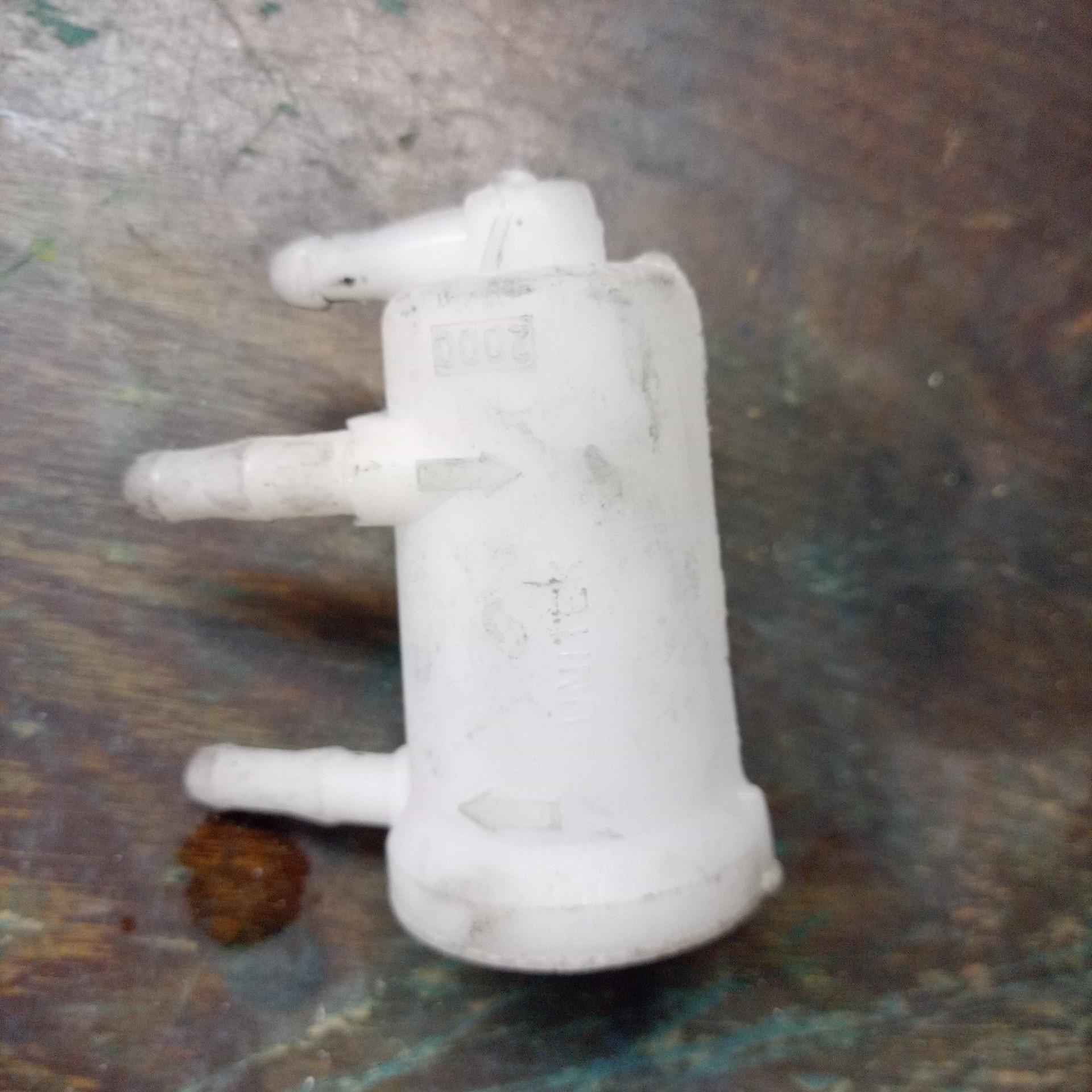 سه راهی بنزین پژو 2000