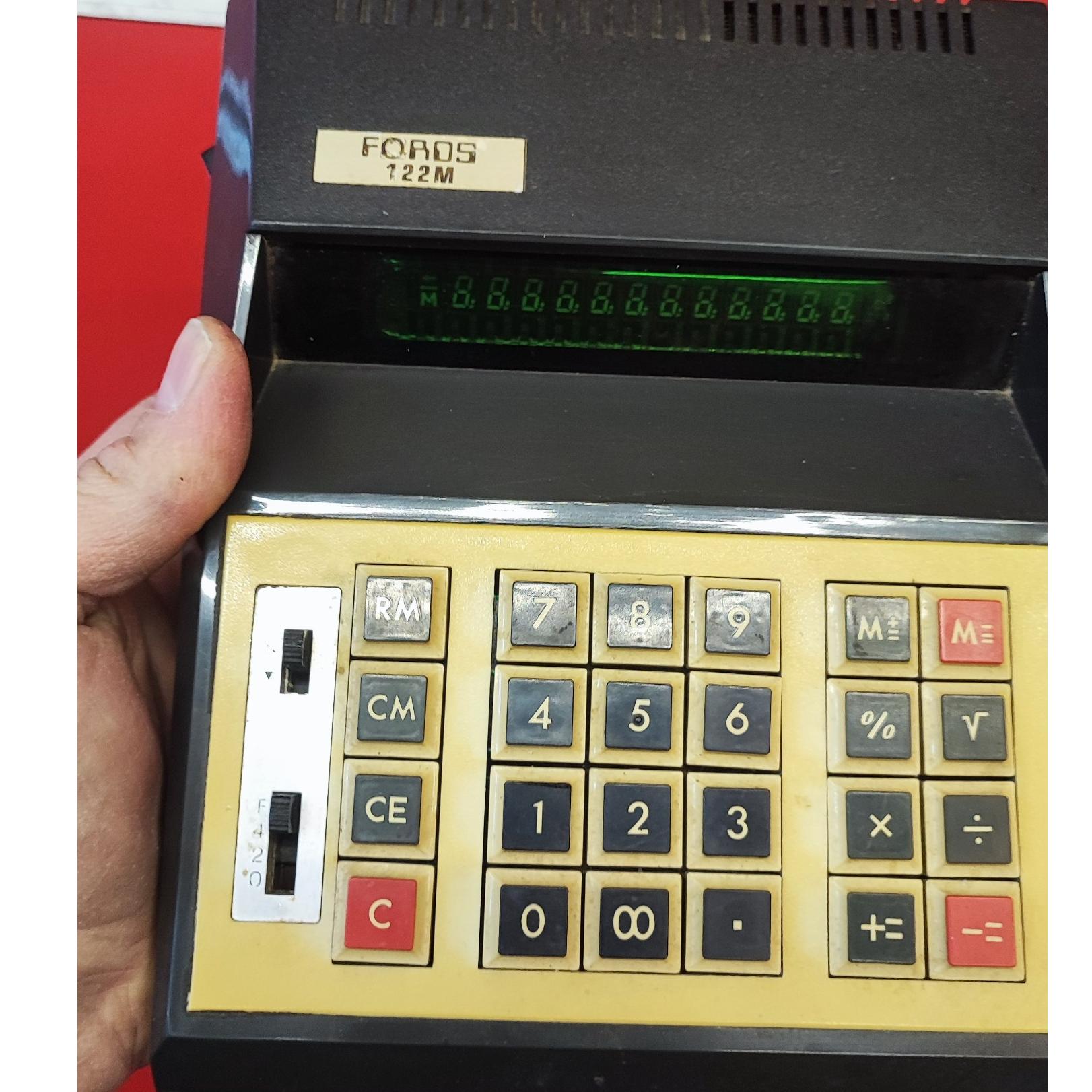 ماشین حساب لامپی قدیمی