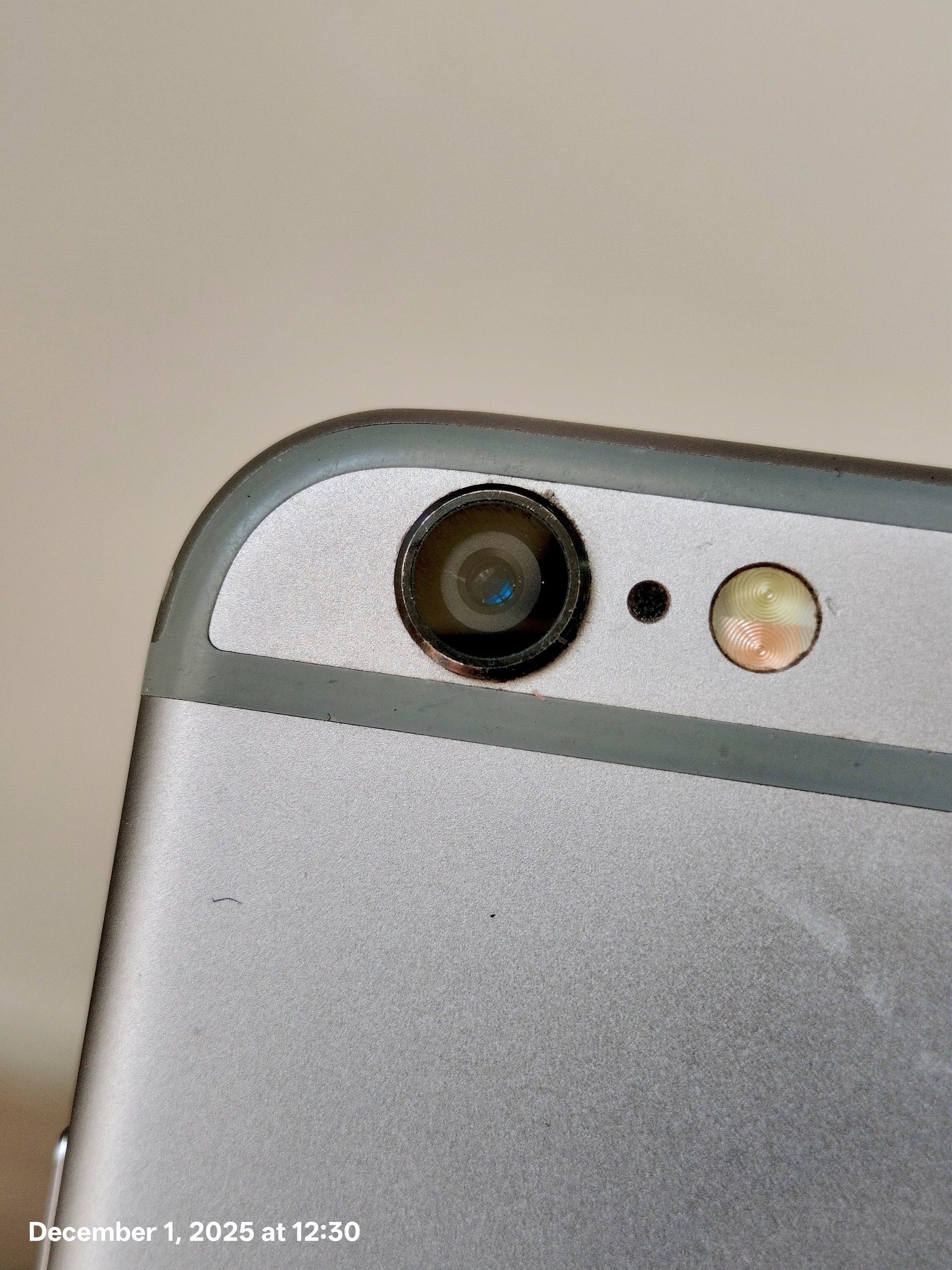 دوربین روکار آیفون 6