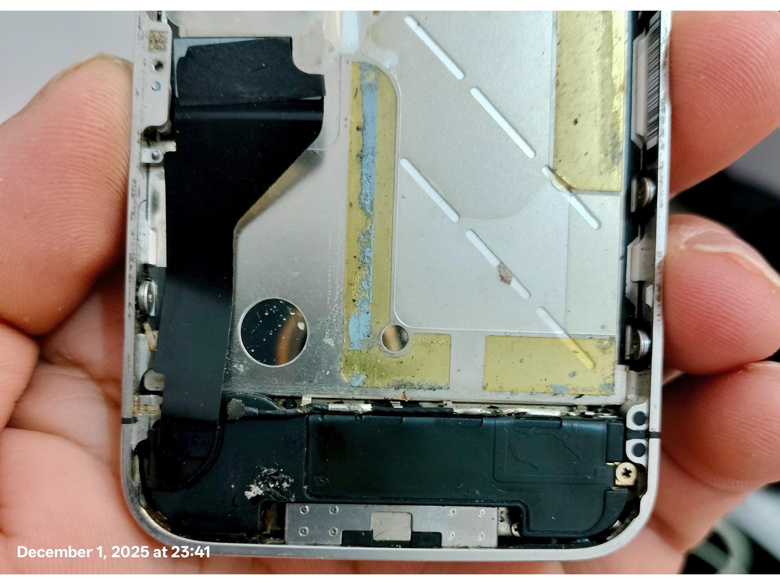 فلت شارژ رو کار آیفون 4 و فور آس با اسپیکر