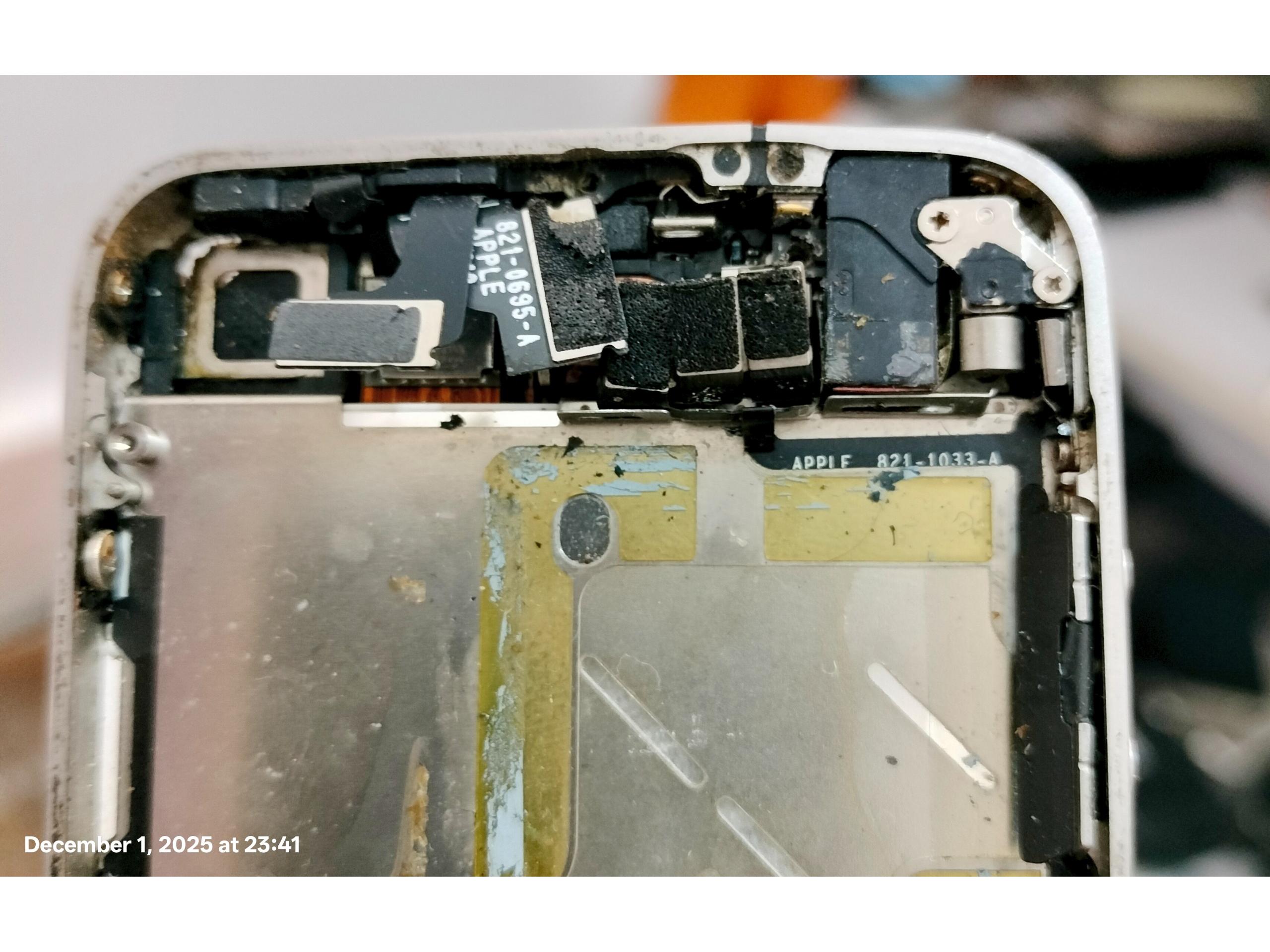 فلت پاور و ولوم روکار آیفون 4 و 4s