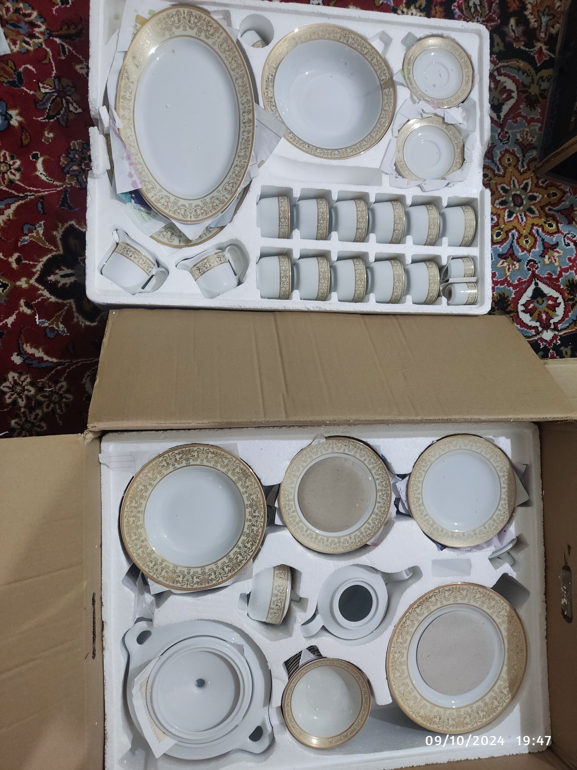 سرویس چینی زرین گرد مهرکرم12نفره 102پارچه درجه یک