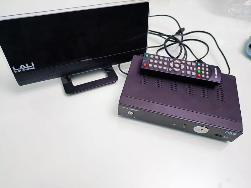 گیرنده دیجیتال X-VISION با اشانتیون آنتن دیجیتال
