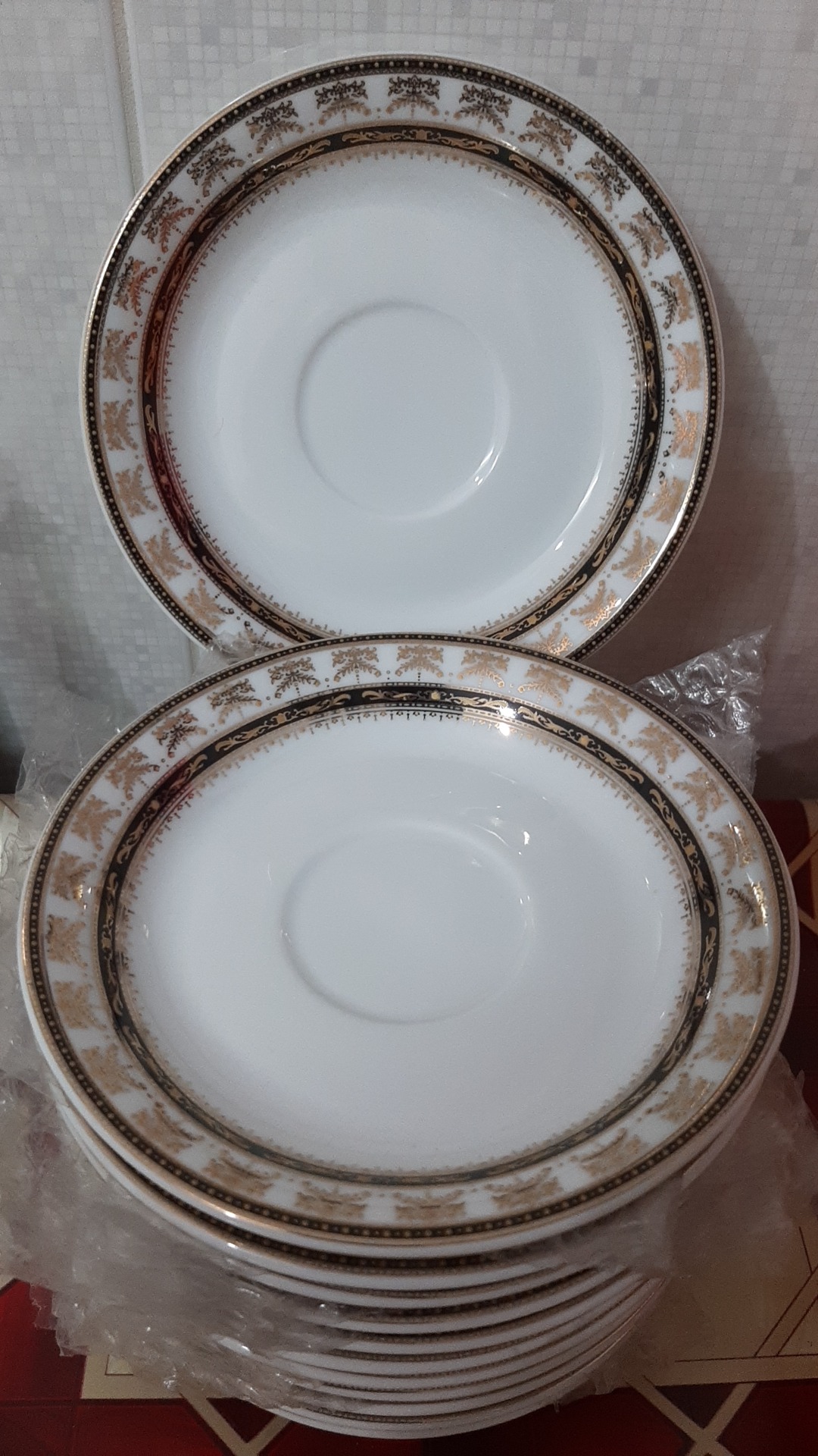 نعلبکی طرح زرنگار مشکی زرین