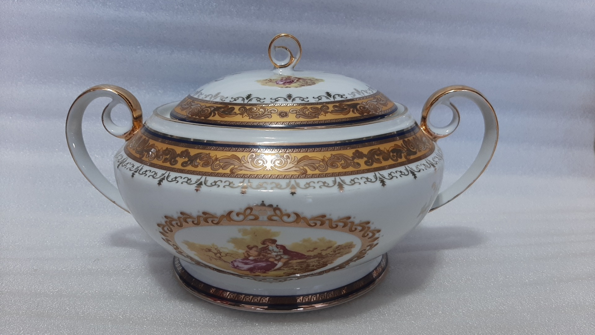 سوپ خوری دربدار دنسی