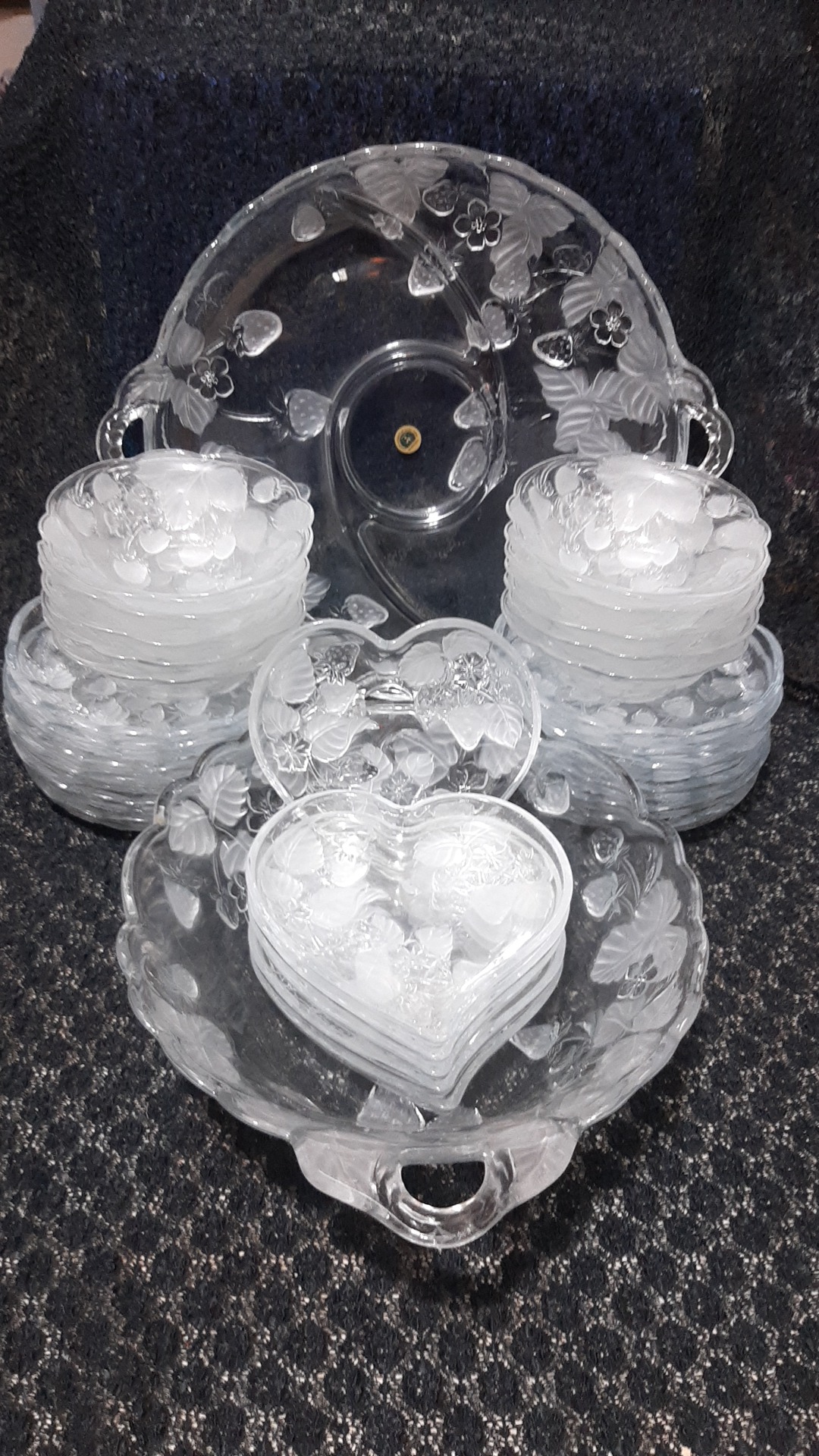 سرویس 30پارچه بلور توت فرنگی