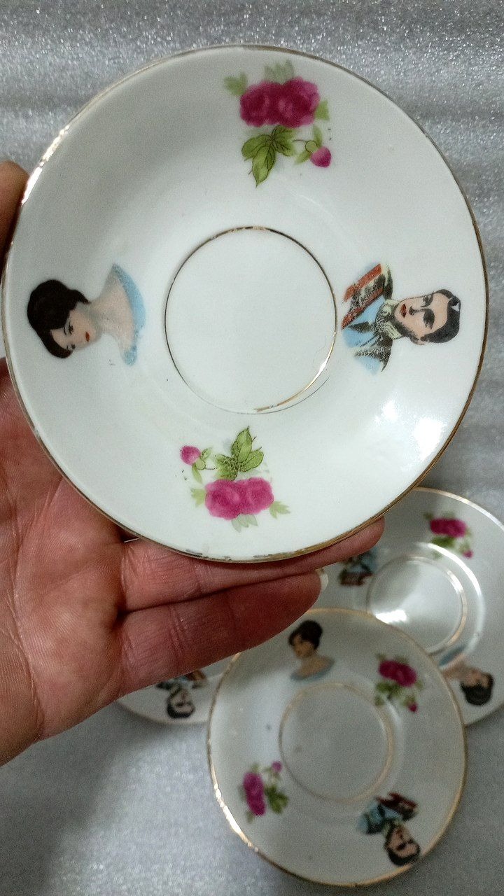 نعلبکی گلسرخی شاه و فرح